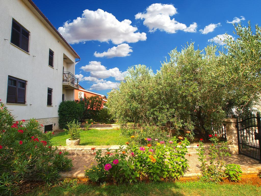 Apartments Nera Fažana Buitenkant foto